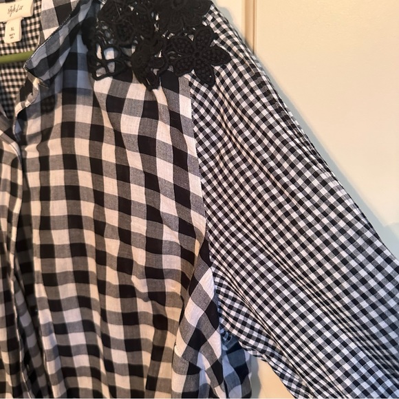 Style & Co XL BLACK & WHITE SHIRT WITH EMBROIDERY - Picture 5 of 8